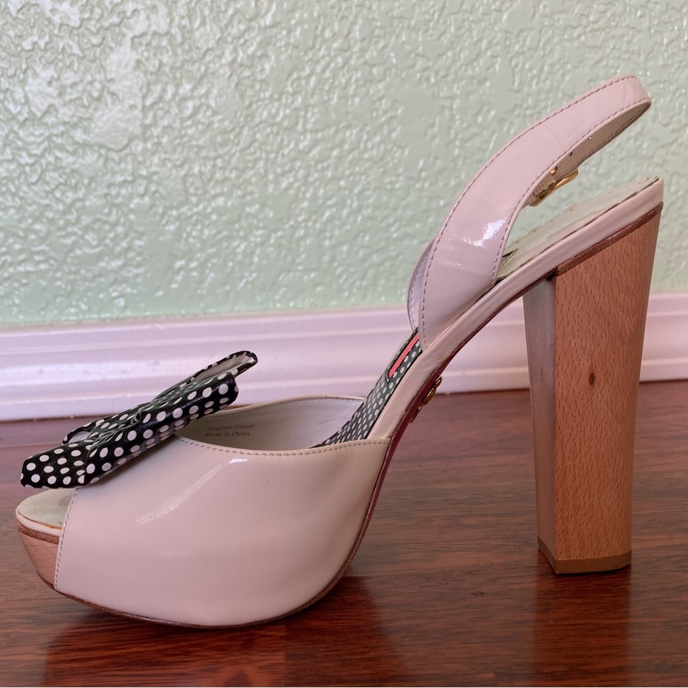 EUC Betsey Johnson white patent sling backs with polka dot bow size 8